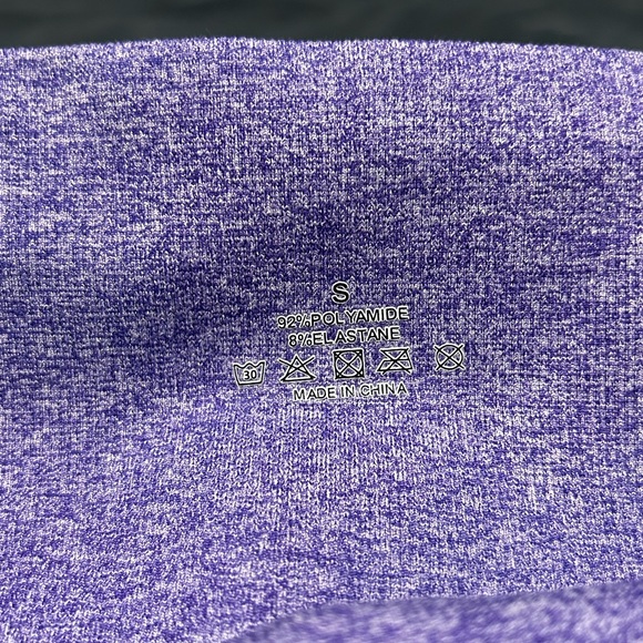 Women’s activewear shorts - Picture 3 of 3